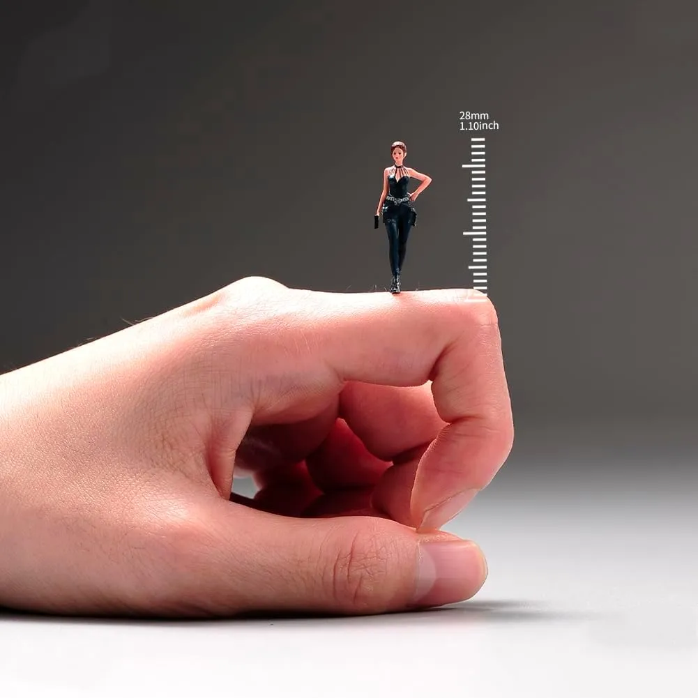 1：64 Scale Miniature Figurines Diorama Action Figure Tiny People Resin Scene Props Doll Minatures Figures Model for Cars Vehicles Toy (Female Killer Girl)