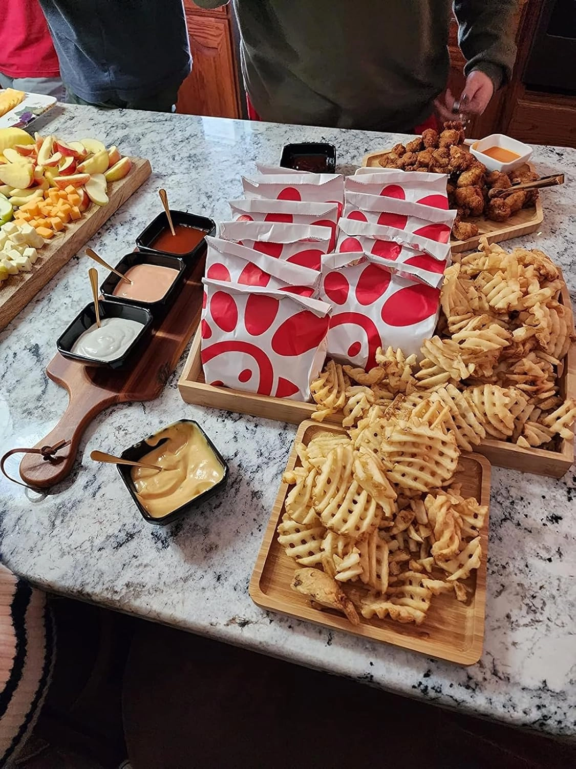 Bamboo Serving Trays Cutting Boards 16.5"x11.8"（42x30cm with Handle, Set Includes 0.63"(1.6cm) Thick Plates 1xHexagon 12.5"(32cm) 1xHexagon 9.8"(25cm) 1xSquare 5.9"(15cm) for Family Dinner