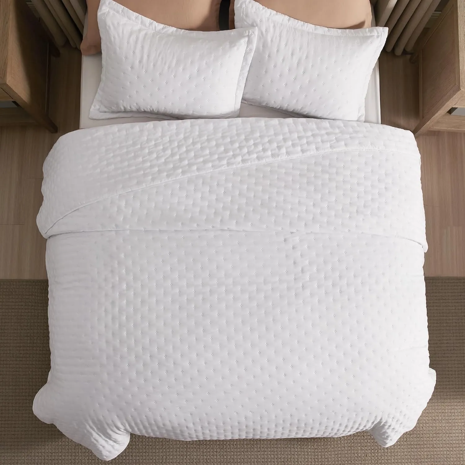 Bedsure Quilts Queen Size - Ultra Soft Queen Quilt Bedding Set for Modern Bedroom Decor, White Summer Bedspread Coverlet with 2 Pillow Shams, Lightweight All-Season Comforter 90x96 Inch