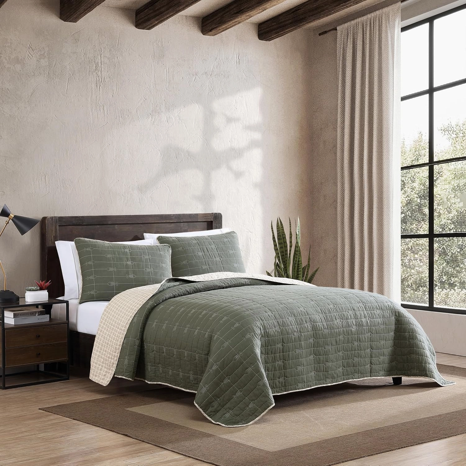 Eddie Bauer - Queen Quilt Set, Reversible Cotton Bedding with Matching Shams, Lightweight Home Decor for All Seasons (Troutdale Green, Queen)