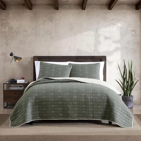 Eddie Bauer - Queen Quilt Set, Reversible Cotton Bedding with Matching Shams, Lightweight Home Decor for All Seasons (Troutdale Green, Queen)