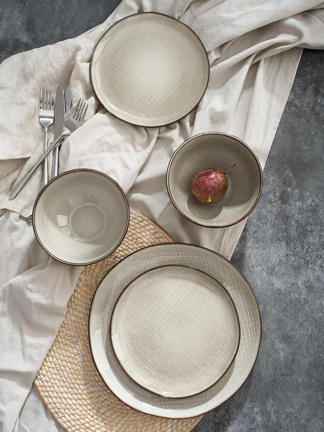 Famiware Moonlight Plates and Bowls Sets, 18 Pieces Stoneware Dinnerware Sets with Linen Finish, Handmade Dishware set for 6, Microwave and Dishwasher Safe, Scratch Resistant Tableware, Summer Sand