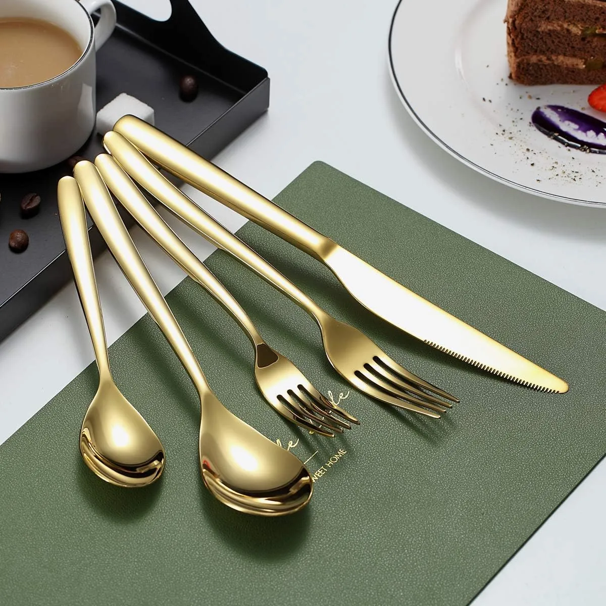 HOMQUEN 40-Piece Gold Silverware Set, Gold Flatware Set for 8, Stainless Steel Tableware Cutlery Set, Utensil Sets for Kitchen, Forks and Spoons Silverware (Shiny Gold)