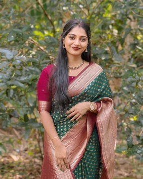 Inimitable Dark Green Soft Silk Saree With Dulcet Blouse Piece