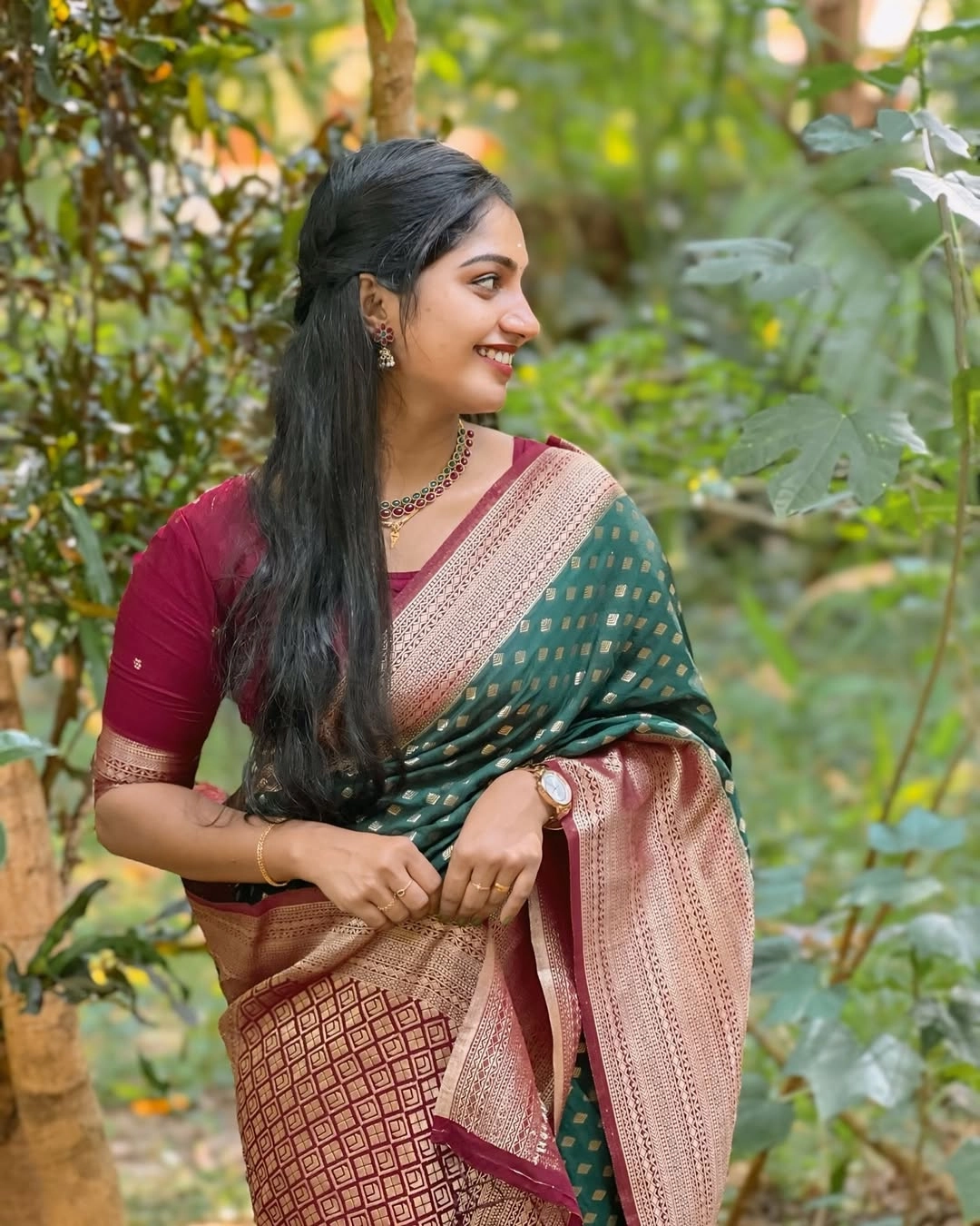 Inimitable Dark Green Soft Silk Saree With Dulcet Blouse Piece