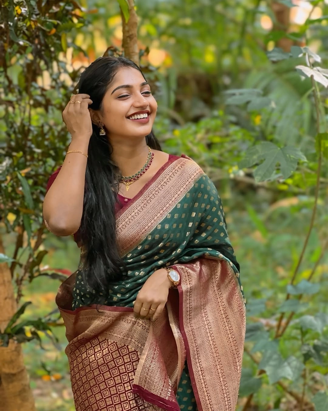 Inimitable Dark Green Soft Silk Saree With Dulcet Blouse Piece