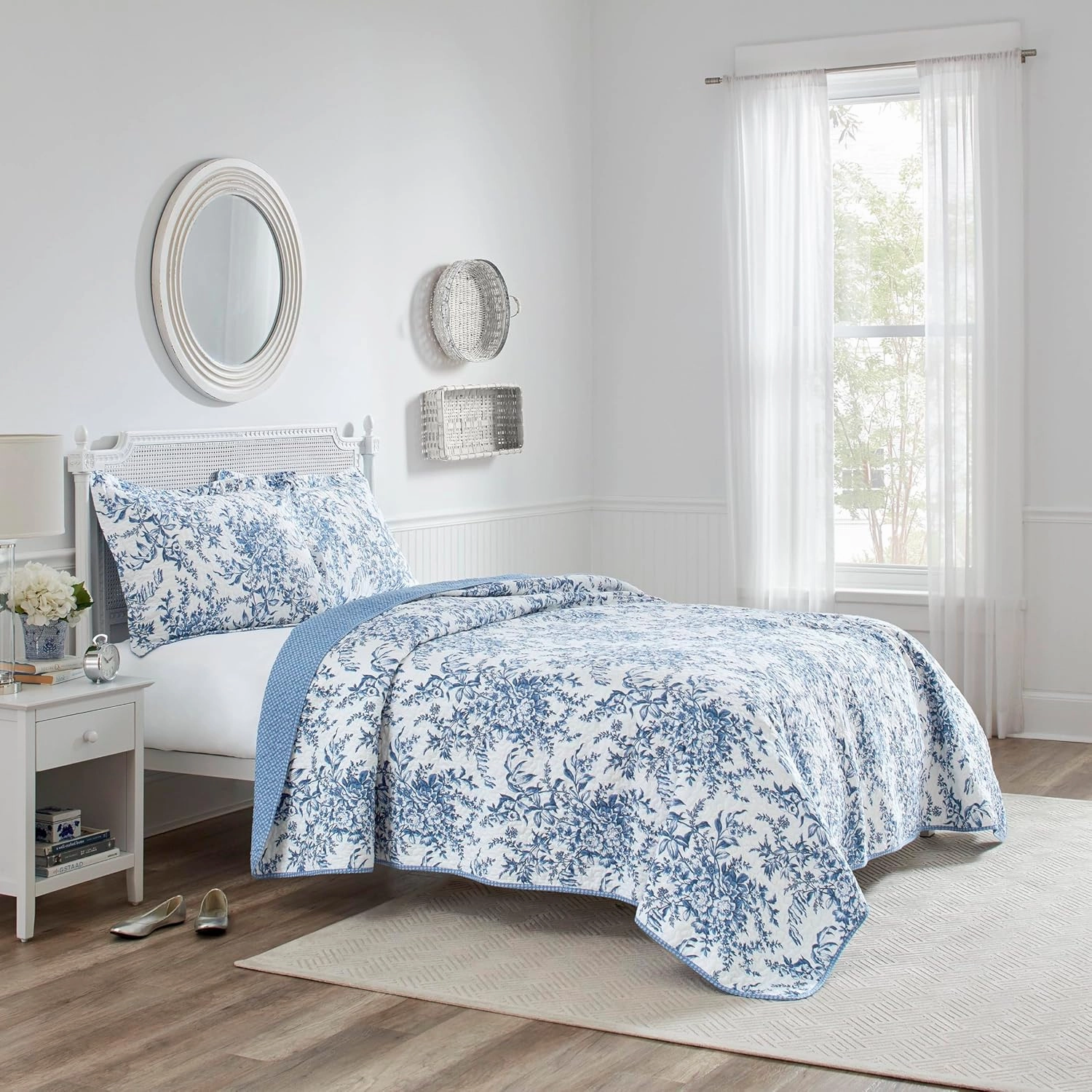 Laura Ashley - King Quilt Set, Reversible Cotton Bedding with Matching Shams, Home Decor for All Seasons (Bedford Delft Blue, King)