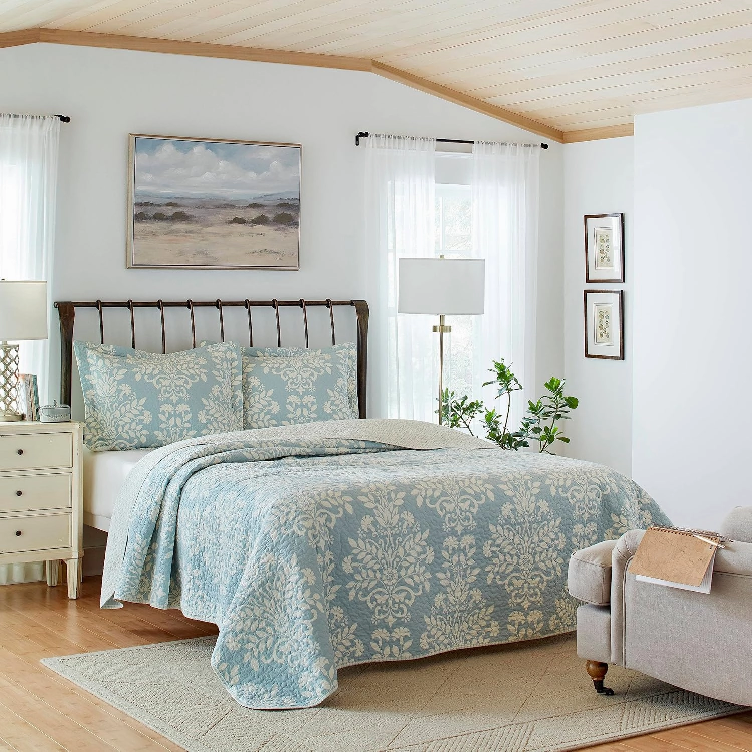 Laura Ashley - Queen Quilt Set, Reversible Cotton Bedding with Matching Shams, Home Decor for All Seasons (Rowland Blue, Queen)