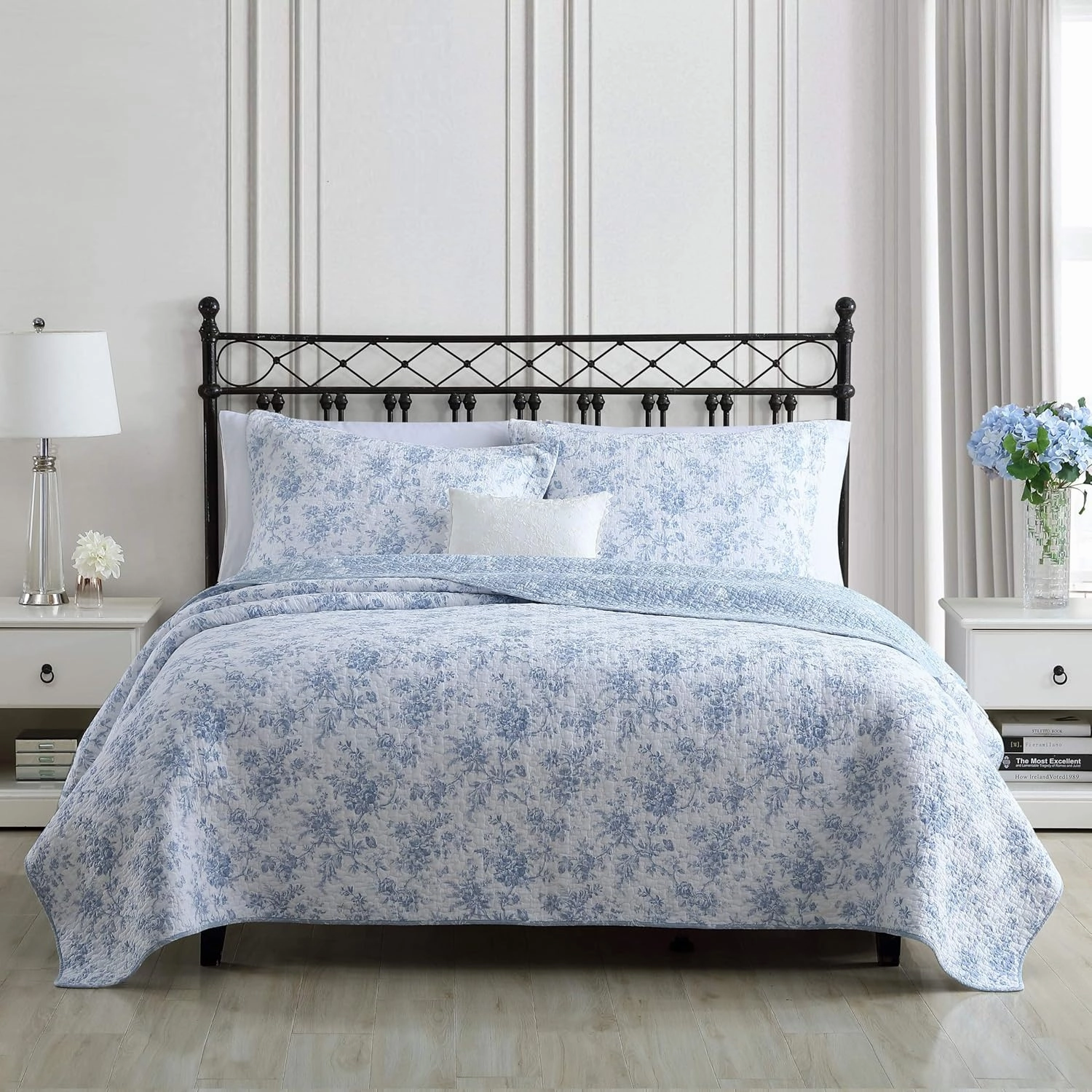 Laura Ashley Home - Full/Queen Quilt Set, Reversible Floral Cotton Bedding with Matching Shams, Home Decor for All Seasons (Walled Garden Blue, Full/Queen)