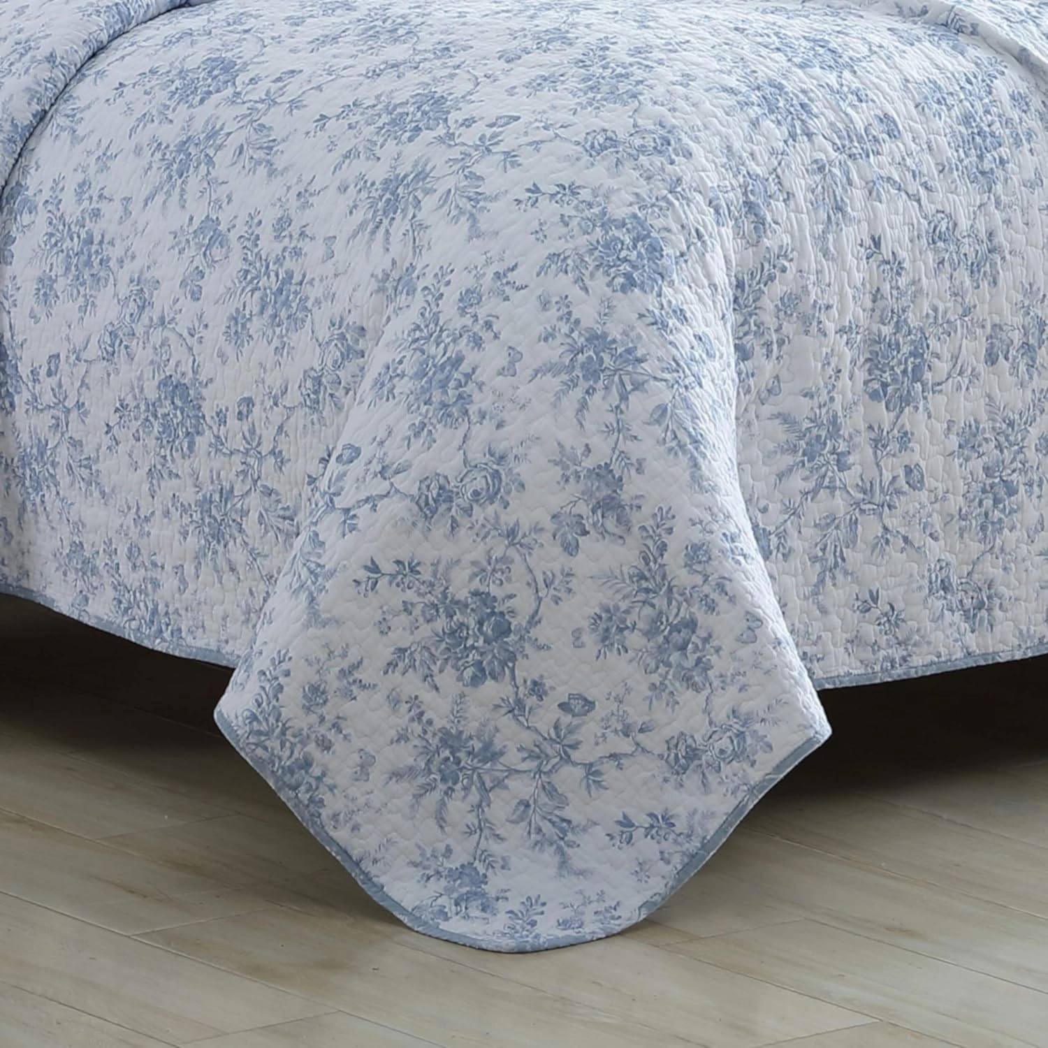 Laura Ashley Home - Full/Queen Quilt Set, Reversible Floral Cotton Bedding with Matching Shams, Home Decor for All Seasons (Walled Garden Blue, Full/Queen)
