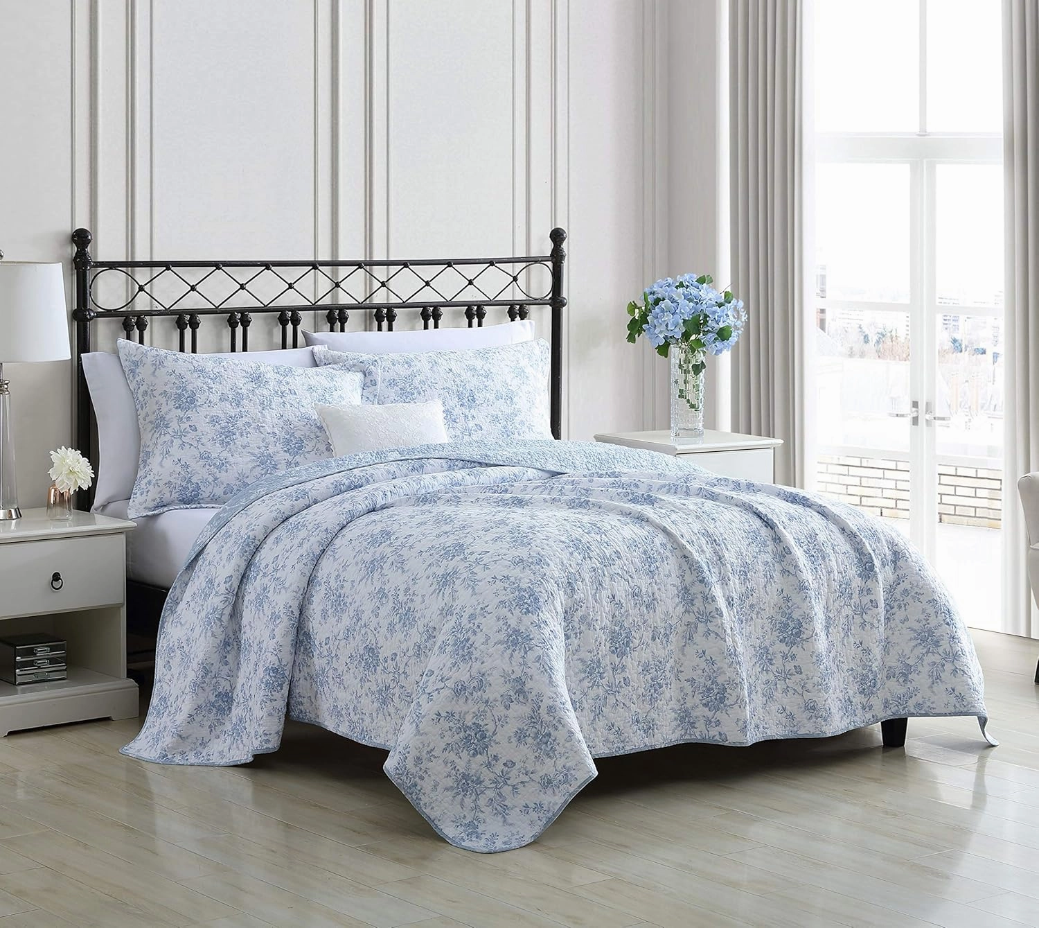 Laura Ashley Home - Full/Queen Quilt Set, Reversible Floral Cotton Bedding with Matching Shams, Home Decor for All Seasons (Walled Garden Blue, Full/Queen)