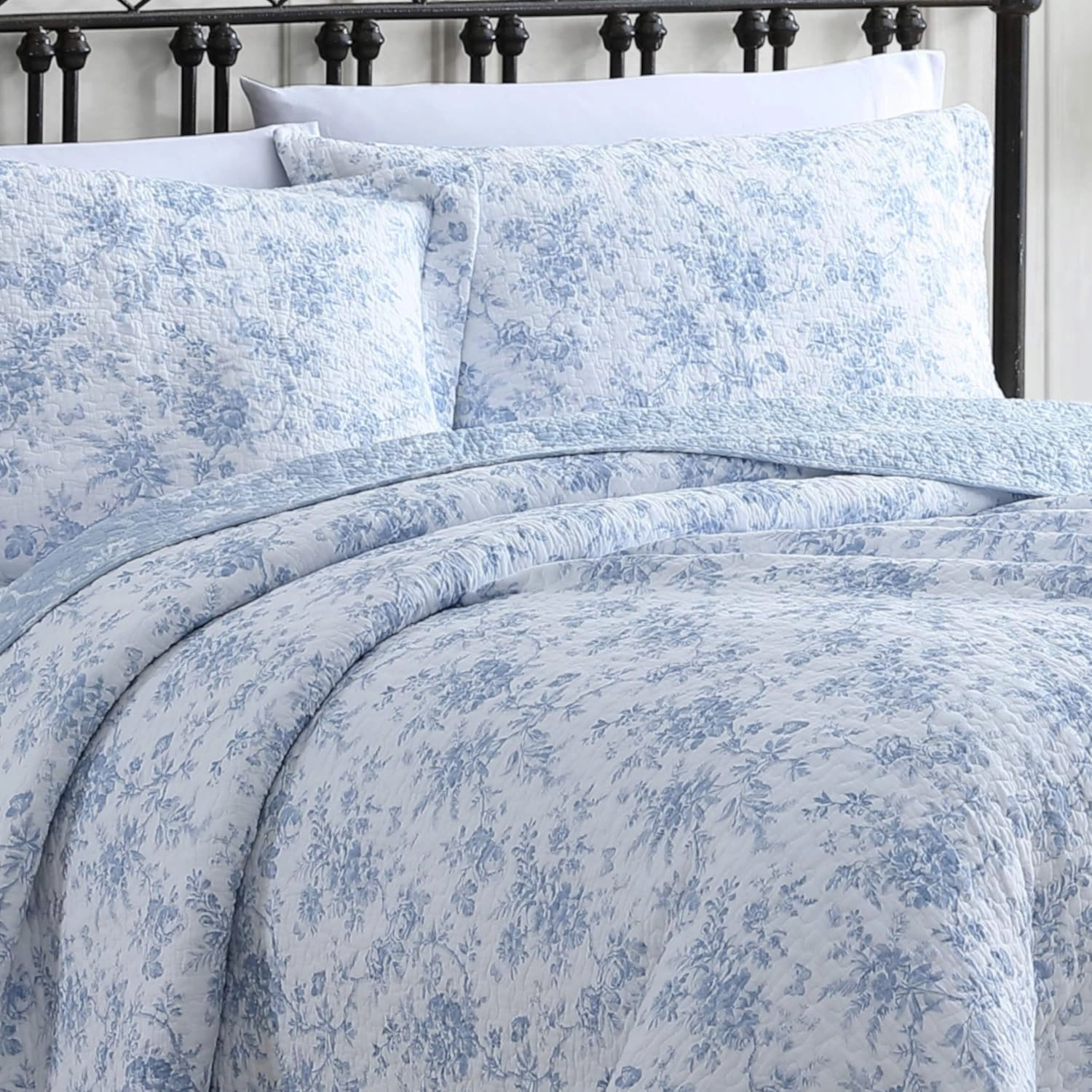 Laura Ashley Home - Full/Queen Quilt Set, Reversible Floral Cotton Bedding with Matching Shams, Home Decor for All Seasons (Walled Garden Blue, Full/Queen)