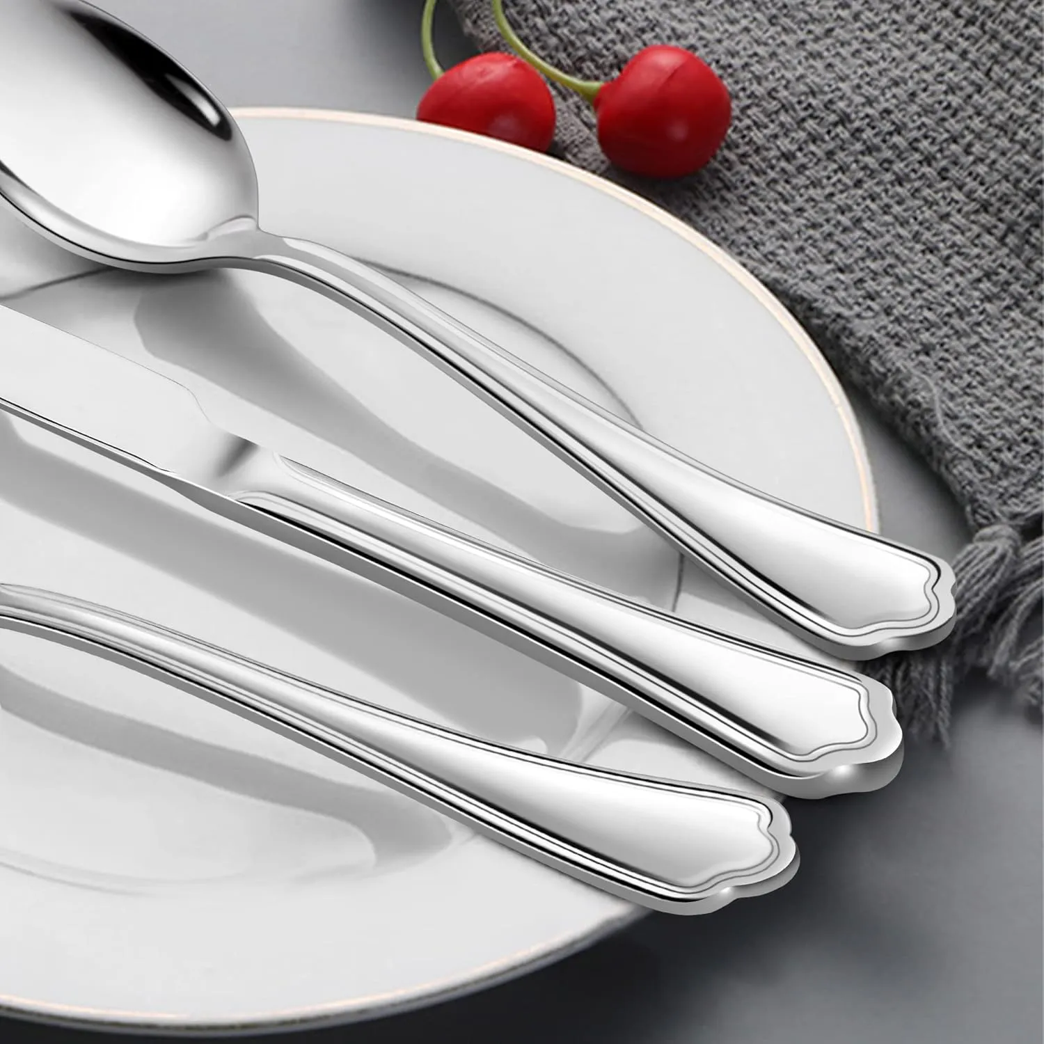 LIANYU 40-Piece Silverware Flatware Set for 8, Stainless Steel Cutlery Eating Utensils Set with Scalloped Edge, Include Knives Forks Spoons, Dishwasher Safe, Mirror Polished