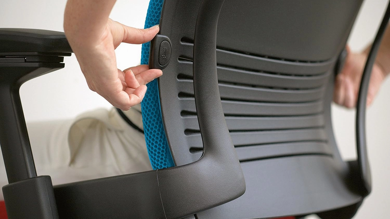 Steelcase Leap Task Chair: Platinum Base - 4D Adjustable Arms - No Headrest - Standard Carpet Casters