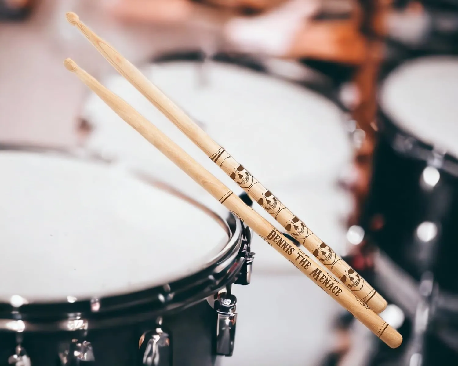 Vital Signs Personalized Engraved 5A Drumsticks – Hickory Wood Tip Customized Drumsticks for Drums with Name or Text – 1 Pair Wooden Drums sticks Gift for Musicians, Drummers, Bands (Skull and Crossbone)
