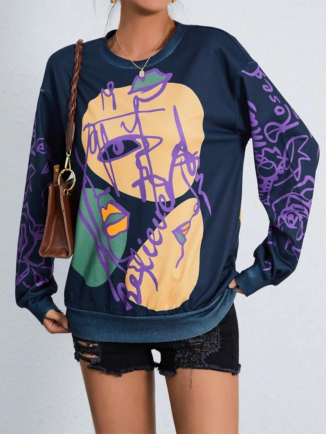 WDIRARA Women's Figure Graphic Print Sweatshirt Round Neck Long Sleeve Contrast Color Graffiti Pullovers