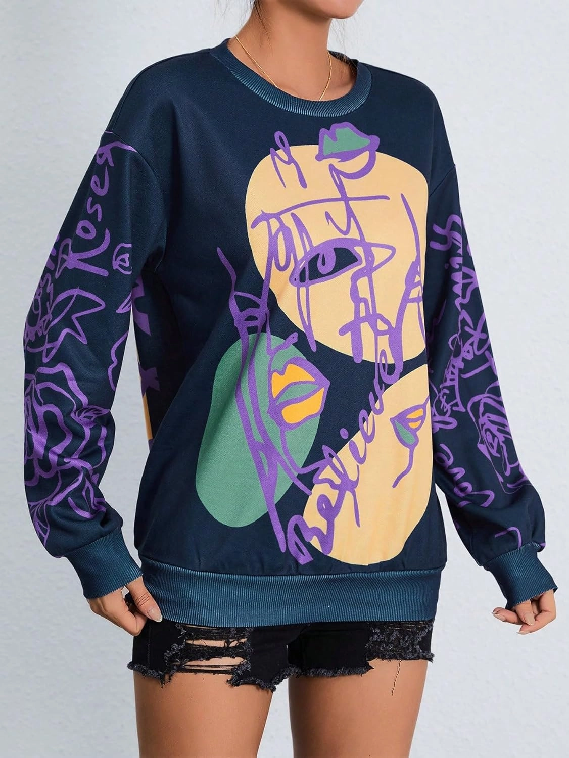 WDIRARA Women's Figure Graphic Print Sweatshirt Round Neck Long Sleeve Contrast Color Graffiti Pullovers